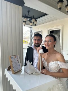 Eda & Berke
Gizem & Vahit
Anılar ölümsüzleşmeye devam ediyor...
•
•
#düğün #organizasyon #organizasyonmalzemeleri #anılarınısakla #nişan #dogumgunukonsepti #seslitelefon #anıtelefonu